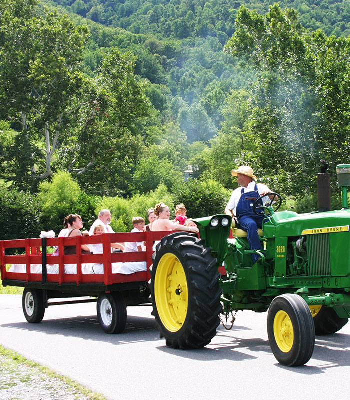 Hay rides at Graves Mountain Farm