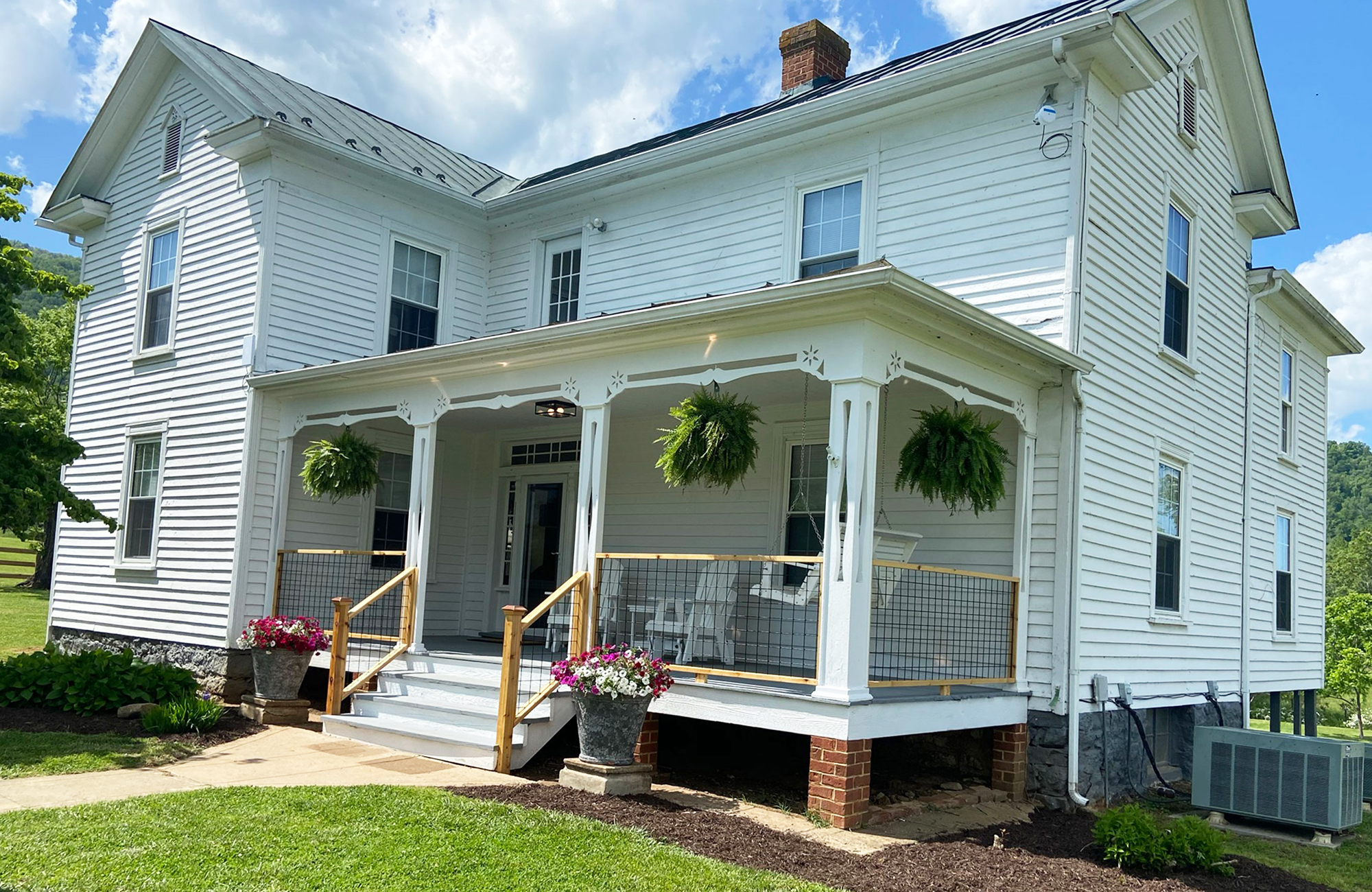 Farm Wedding Blue Ridge Mountain Wedding Venue - Graves Mountain farm & Lodges